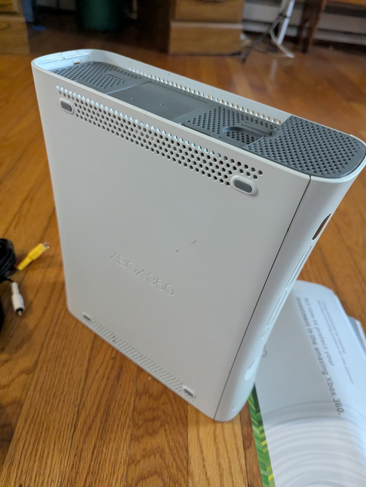 Microsoft Xbox 360 Pro 20GB Console – White – UNTESTED