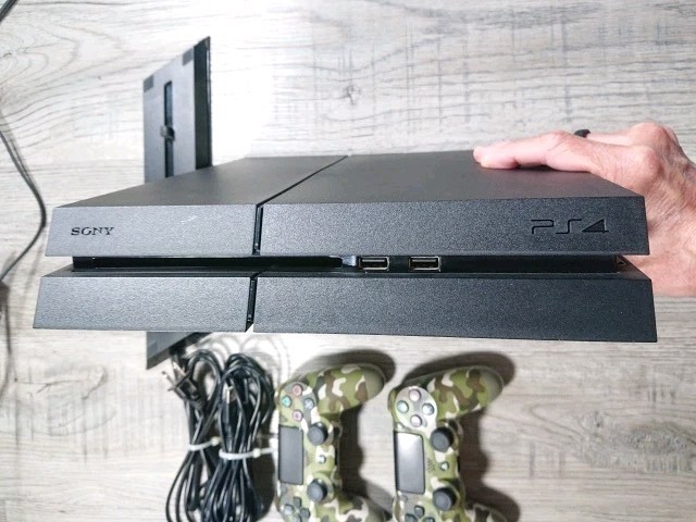 Sony PlayStation 4 CUH-1215A Gaming Bundle 15 Games 2 Camo Controllers Cords W@W