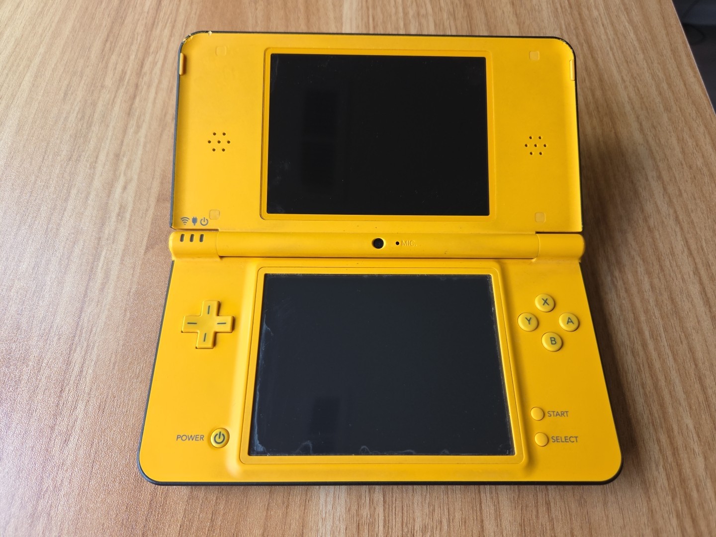 Nintendo DSi LL XL Yellow Console Japan W/charger US SELLER