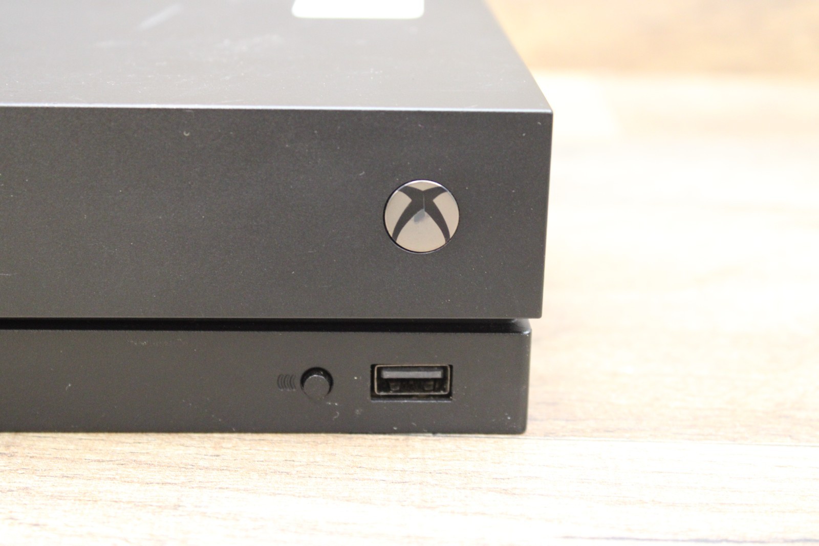 Microsoft Xbox One X 1TB Console only (Model 1787) Won’t Read Disc, For Parts