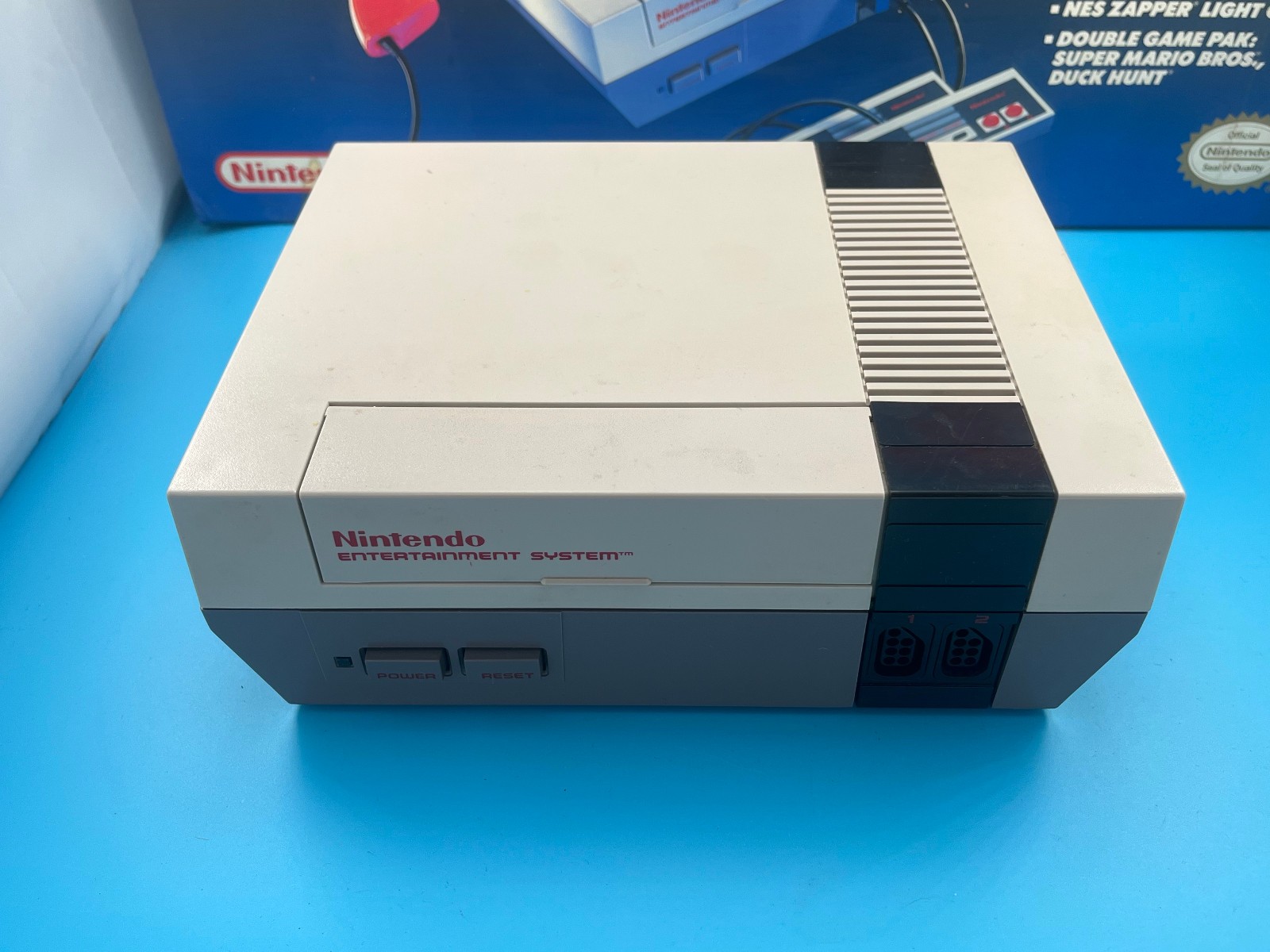 Nintendo NES Action Set (Blue Box), Mario/Duck Hunt, Cords, Controlers, Zapper