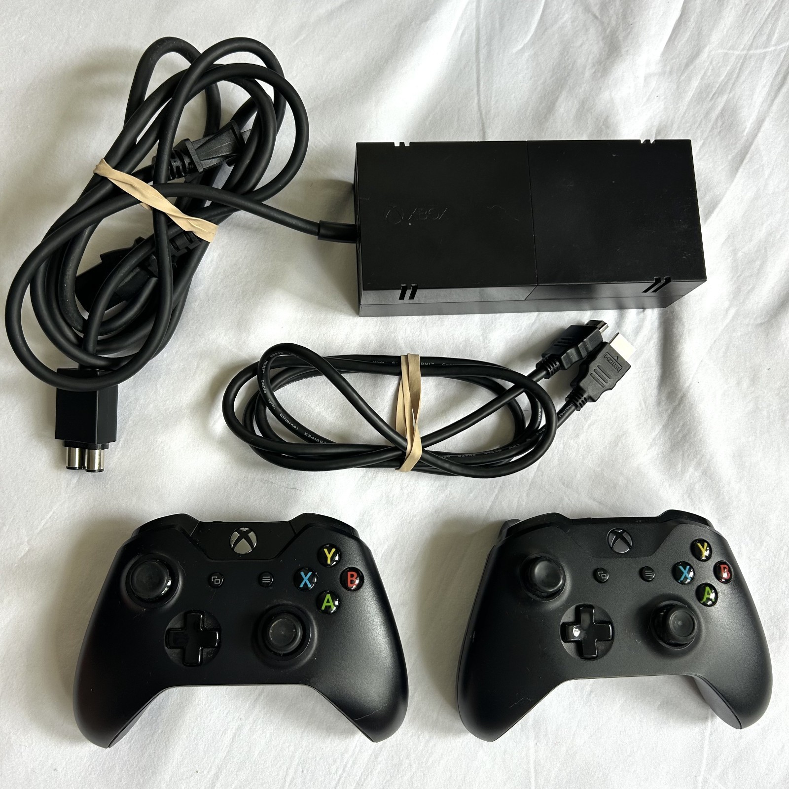 Microsoft Xbox One Bundle 500G Console, HDMI, 2 Controllers, 2 Games Working