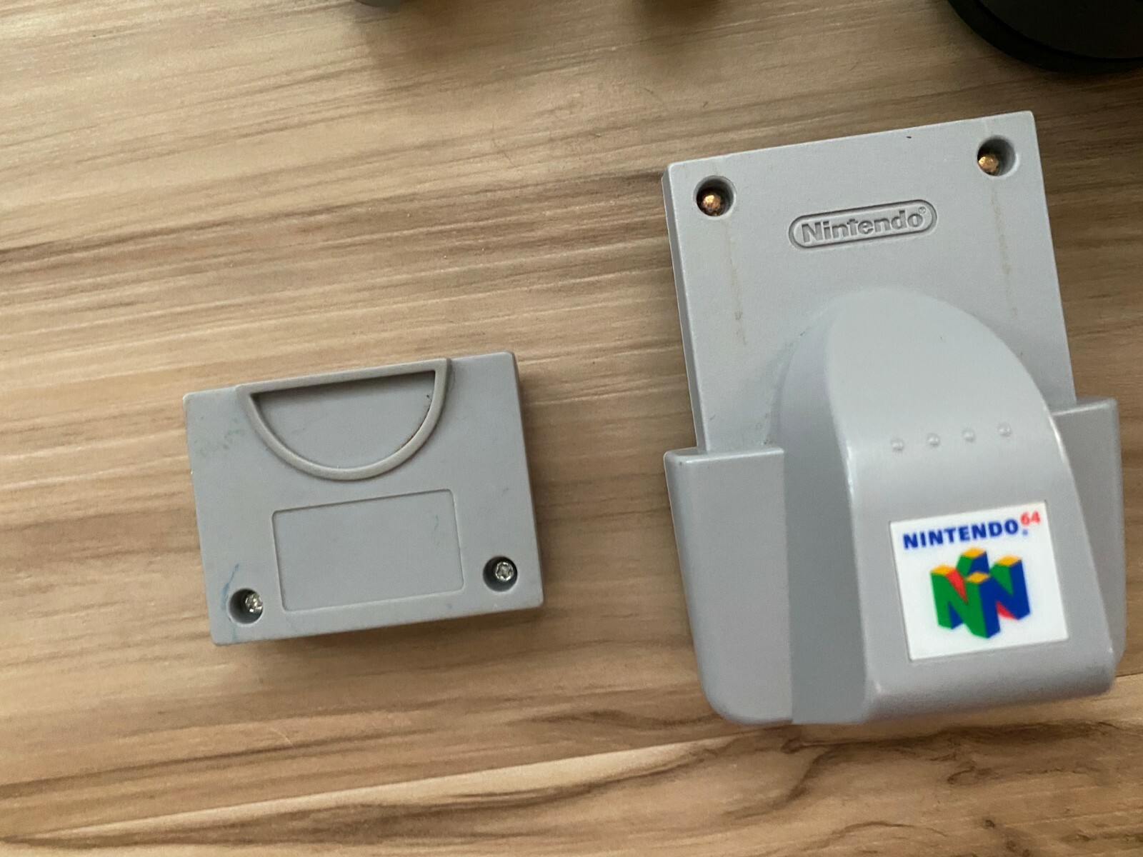 Nintendo 64 + Rumble Pak + Expansion Pak + Memory Card + 2 Controllers
