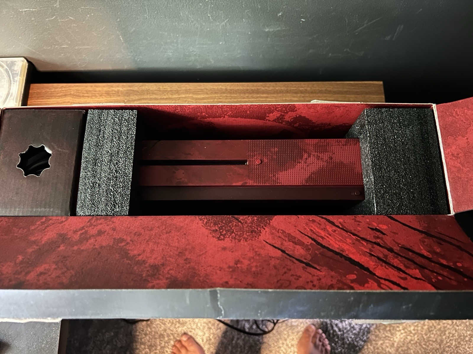 Microsoft Xbox One S Gears of War 4 Limited Edition 2 TB Crimson Red Tested