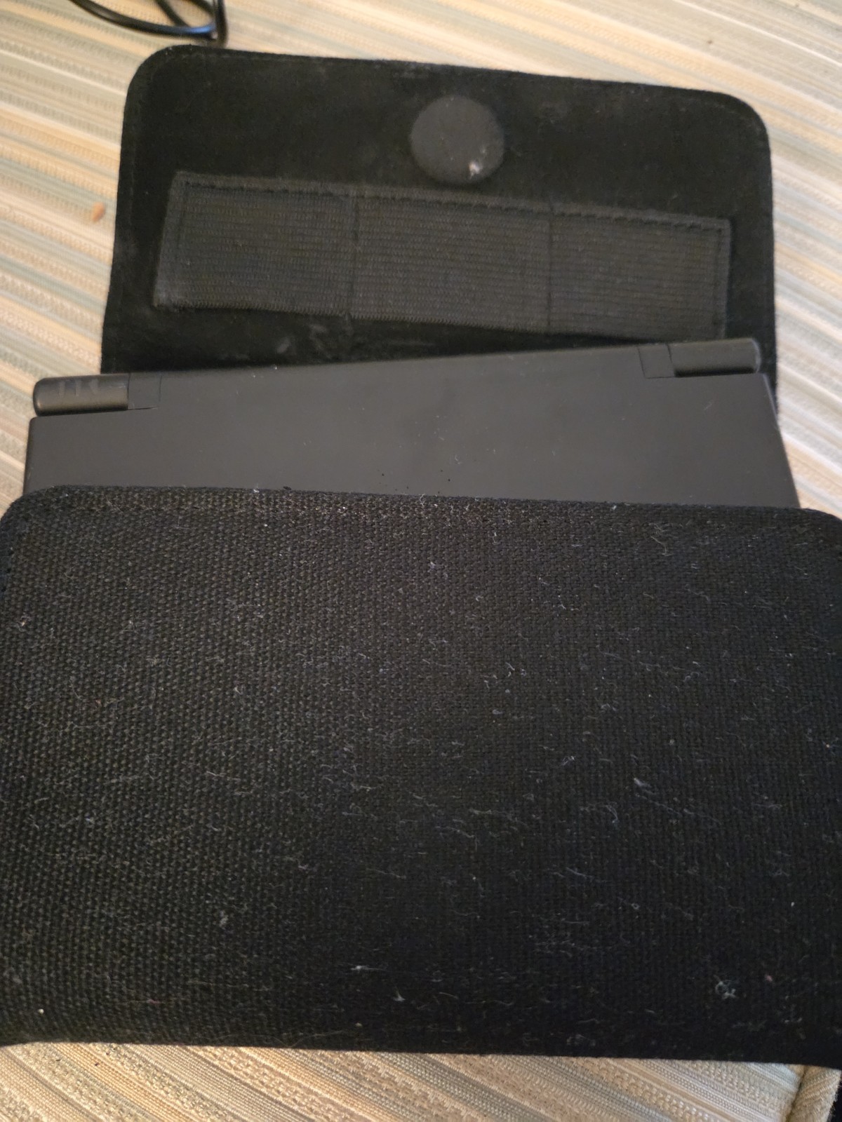 Nintendo DSi Handheld Game Console TWL-001 Black w Game &case