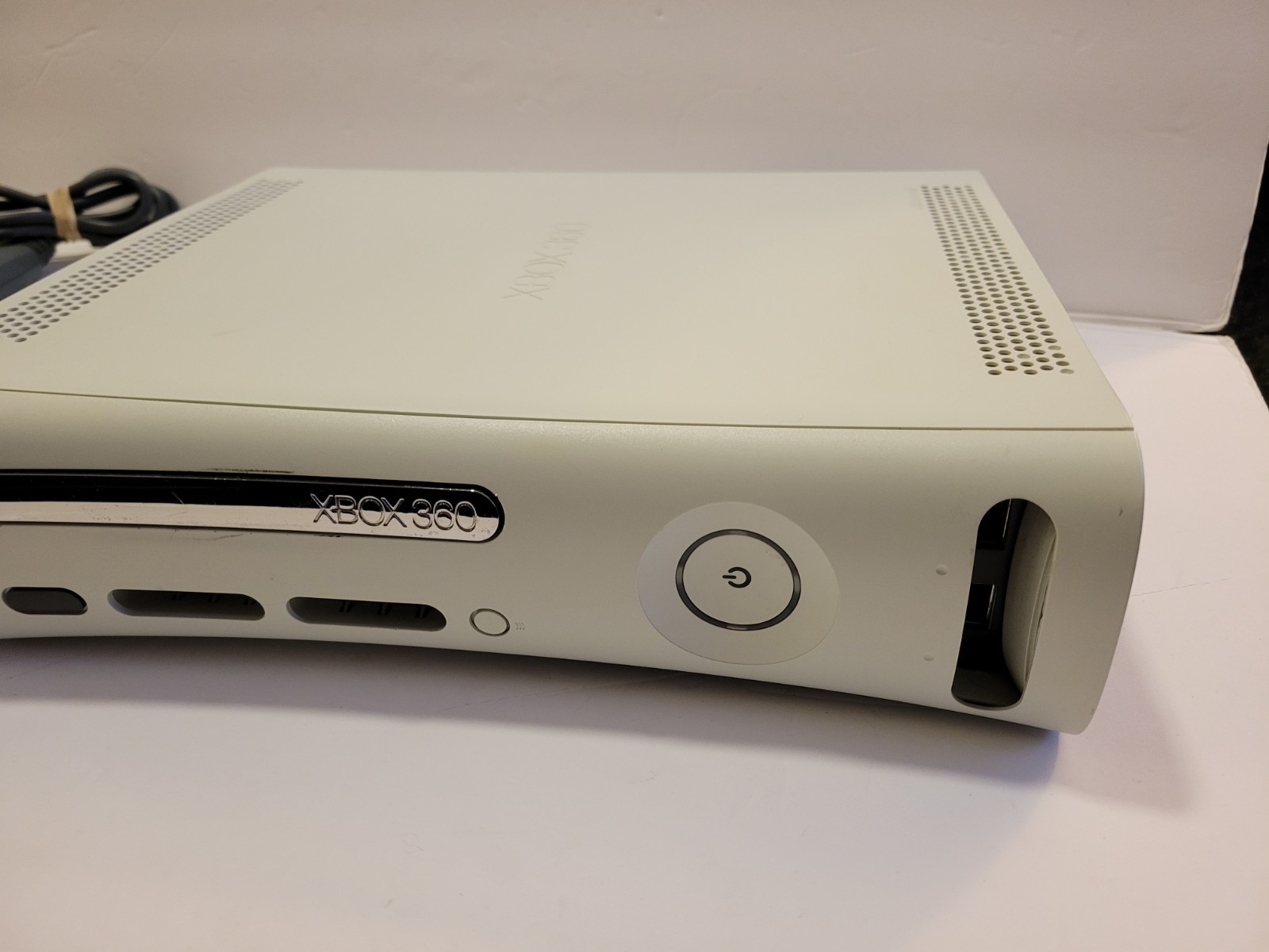 Microsoft Xbox 360 Console System With Power Cable Cord 60GB White Tested