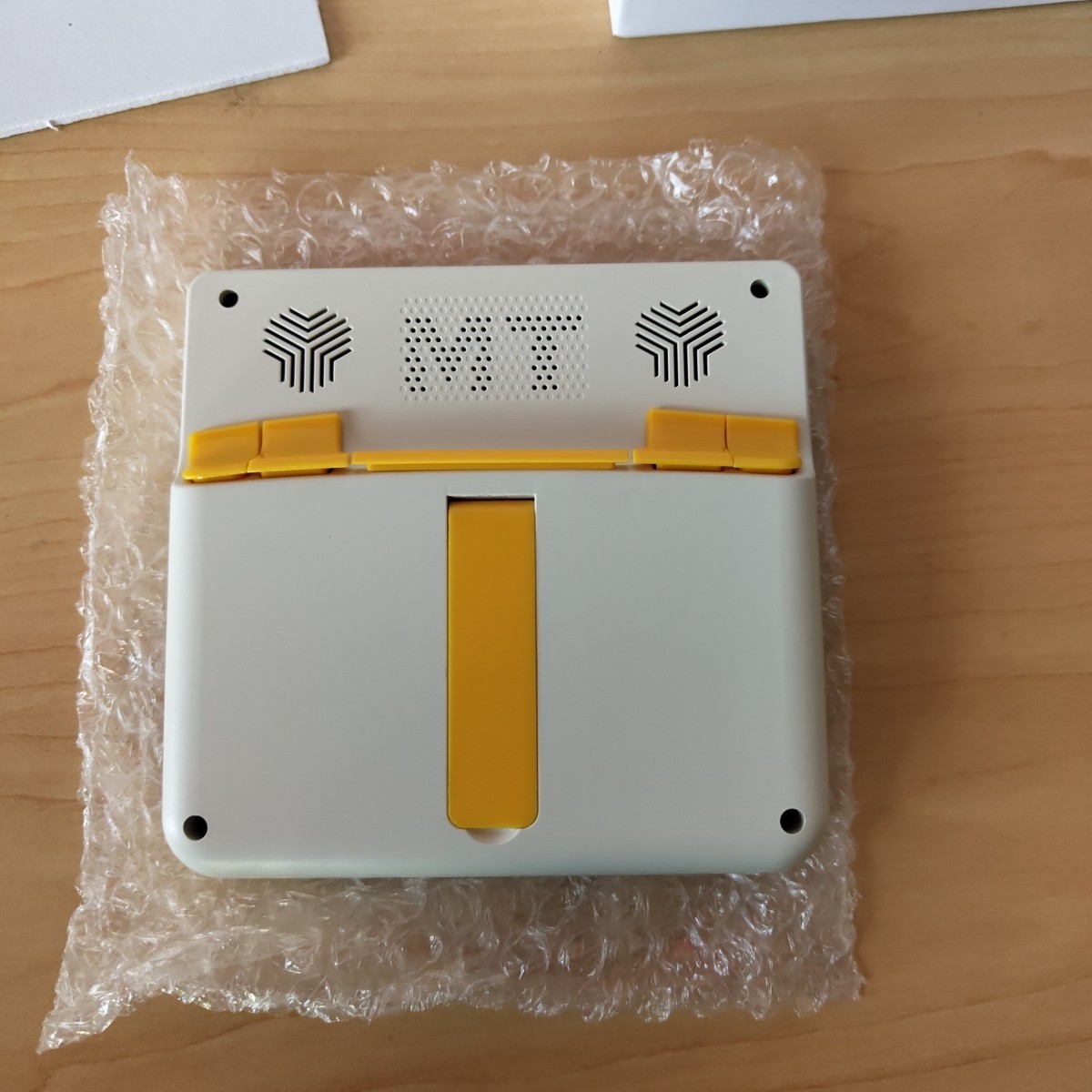 Cool! JellyMini5 Gamemt E5 Handheld Gaming Console 64GB LIKENEW WHITE YELLOW