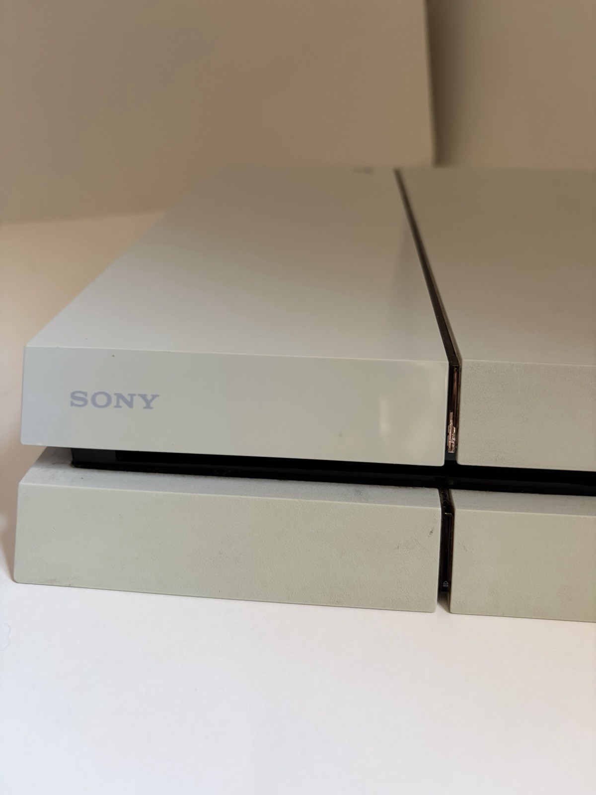 Sony PlayStation 4 PS4 White 500GB Console OEM Controllers Cords x7 Games Bundle