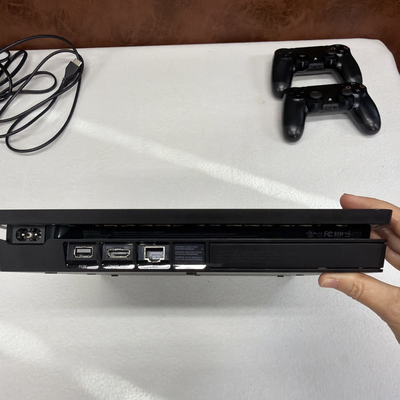 PS4 Model CUH-2015A Black 2 Wireless Controllers HDMI & Power cord