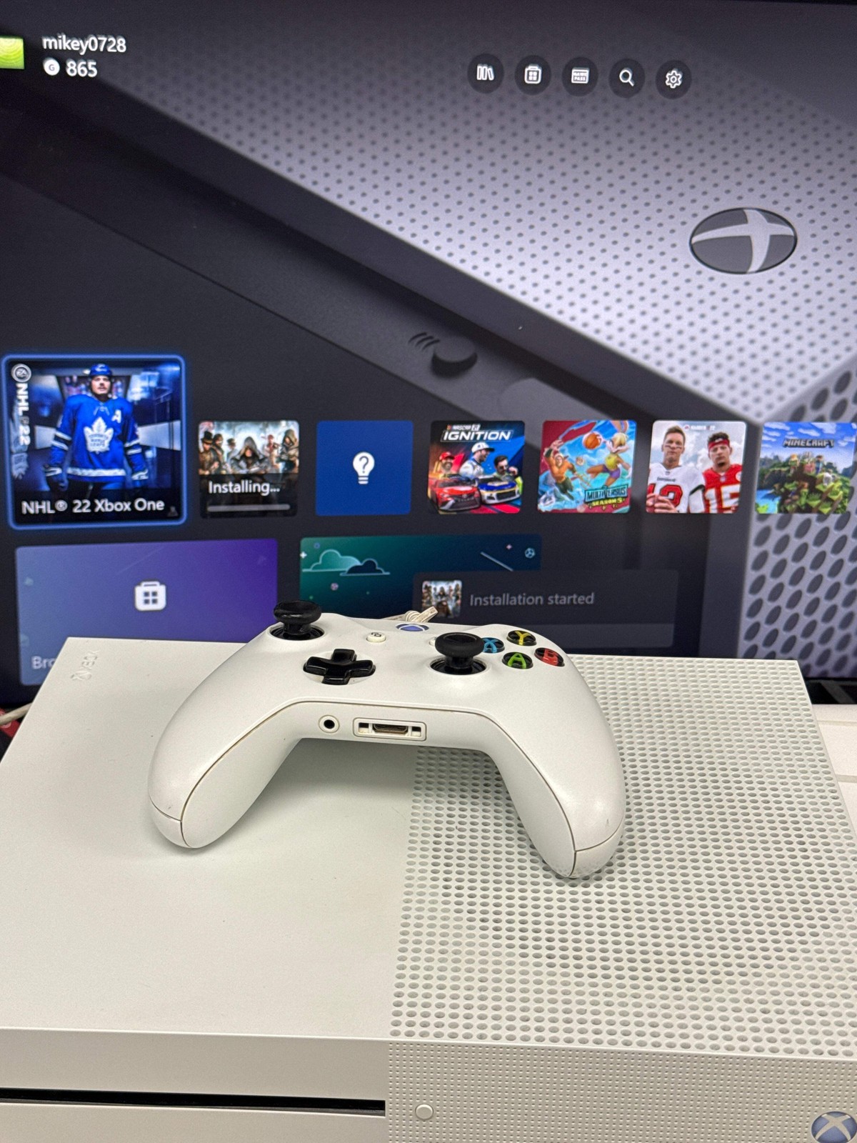 Microsoft Xbox One S 500GB Console 1681 Controller Cables Bundle
