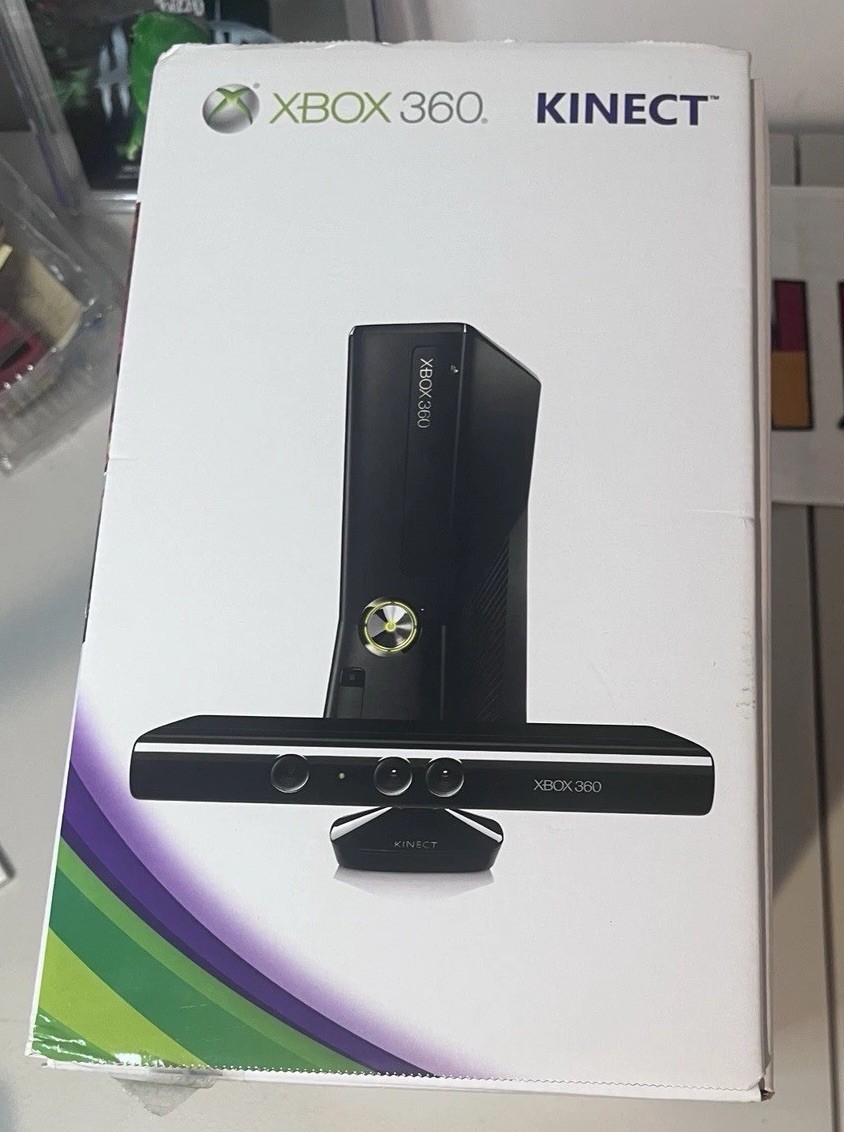 xbox 360 S 4gb console with kinect, Games, & Extra Controller