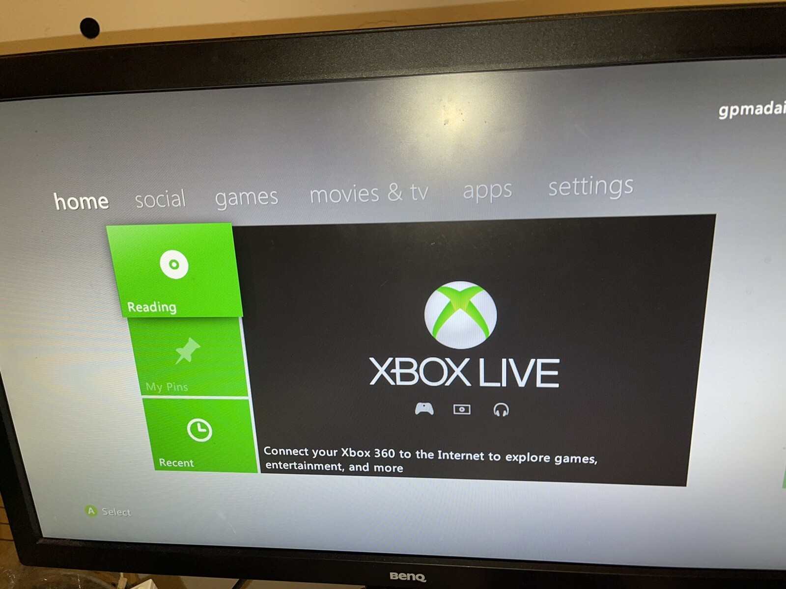 White Microsoft Xbox 360 Console Only Tested, No Cables, 2 Games