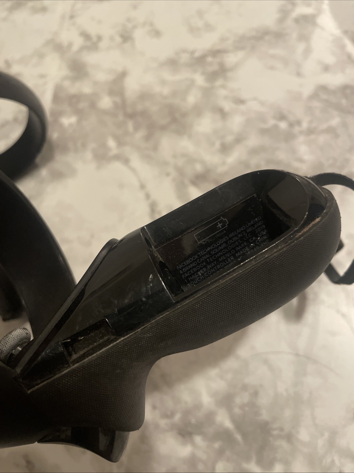 As Is Oculus Quest VR Headset PARTS ONLY UNTESTED Read Description