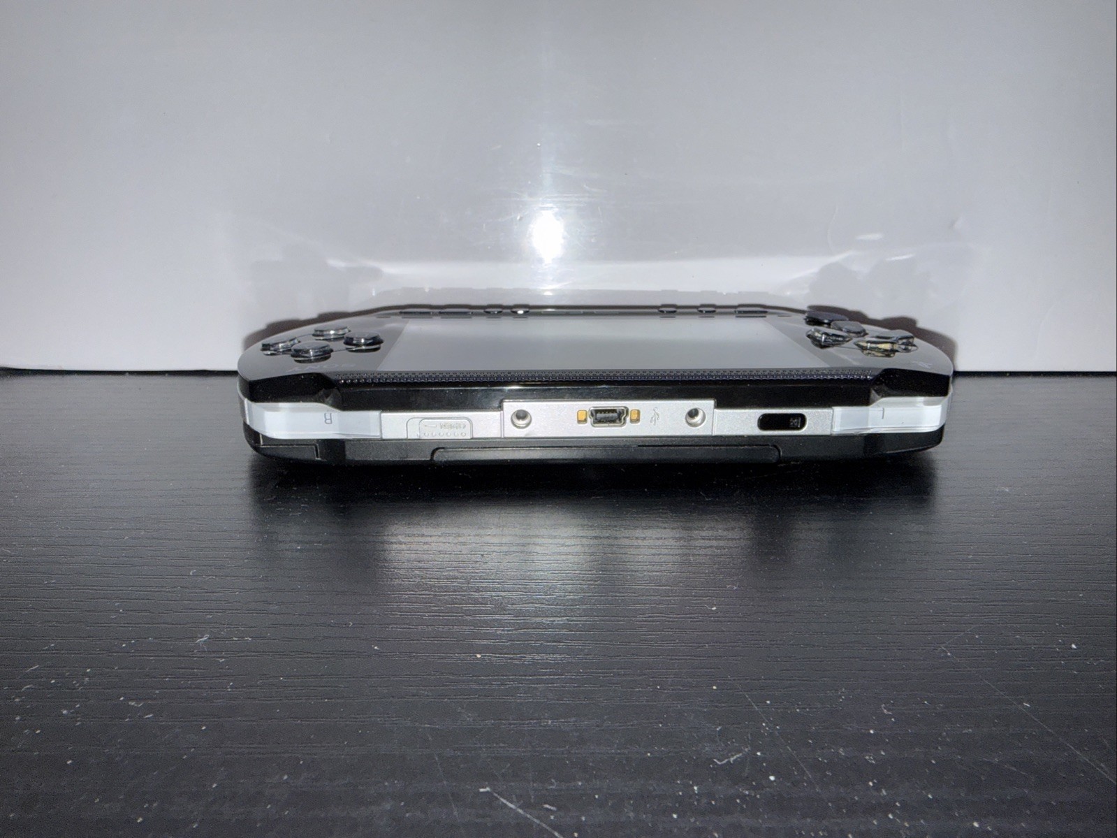 Sony PSP-1001 Black Handheld Console With Charger Free Shipping