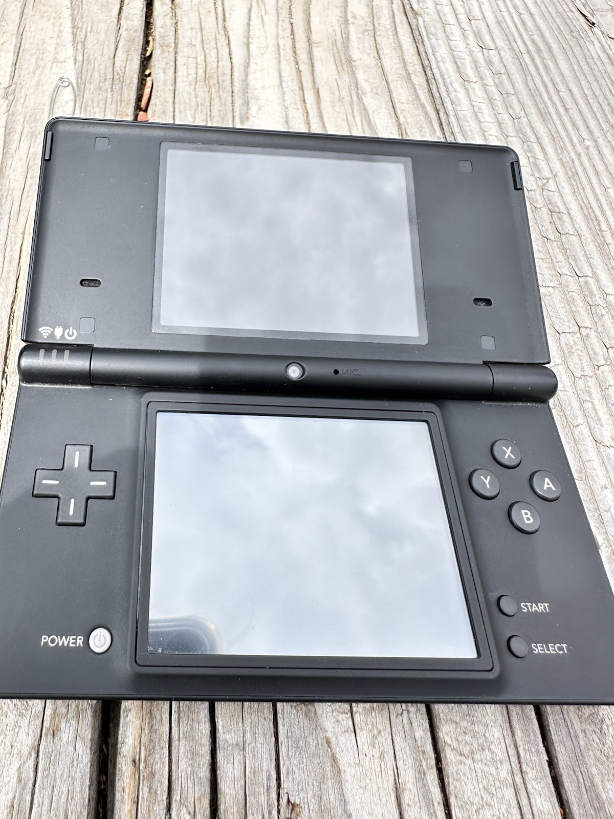 Nintendo DSi Black Bundle TWL-001 – 4 Games, Charger, 1GB SD Card – Tested