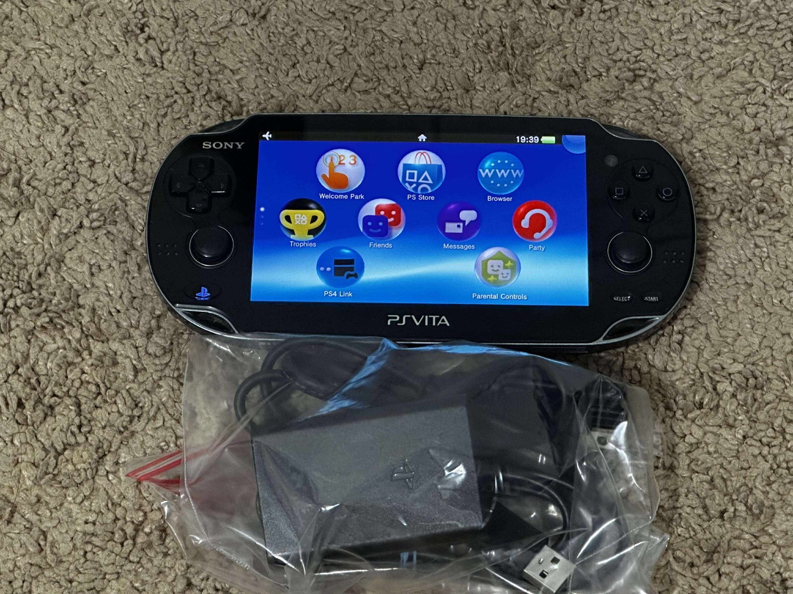 Sony PS Vita OLED PCH-1000/1100 Black Model WIFI with Charger – SHIP IN 1-DAY