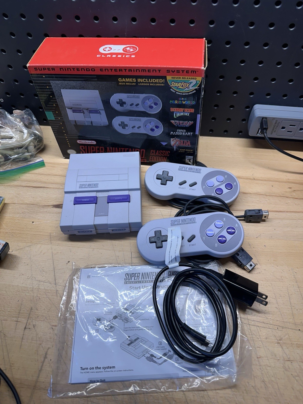 Super Nintendo SNES Classic Edition Console – Complete In Box CIB – Authentic
