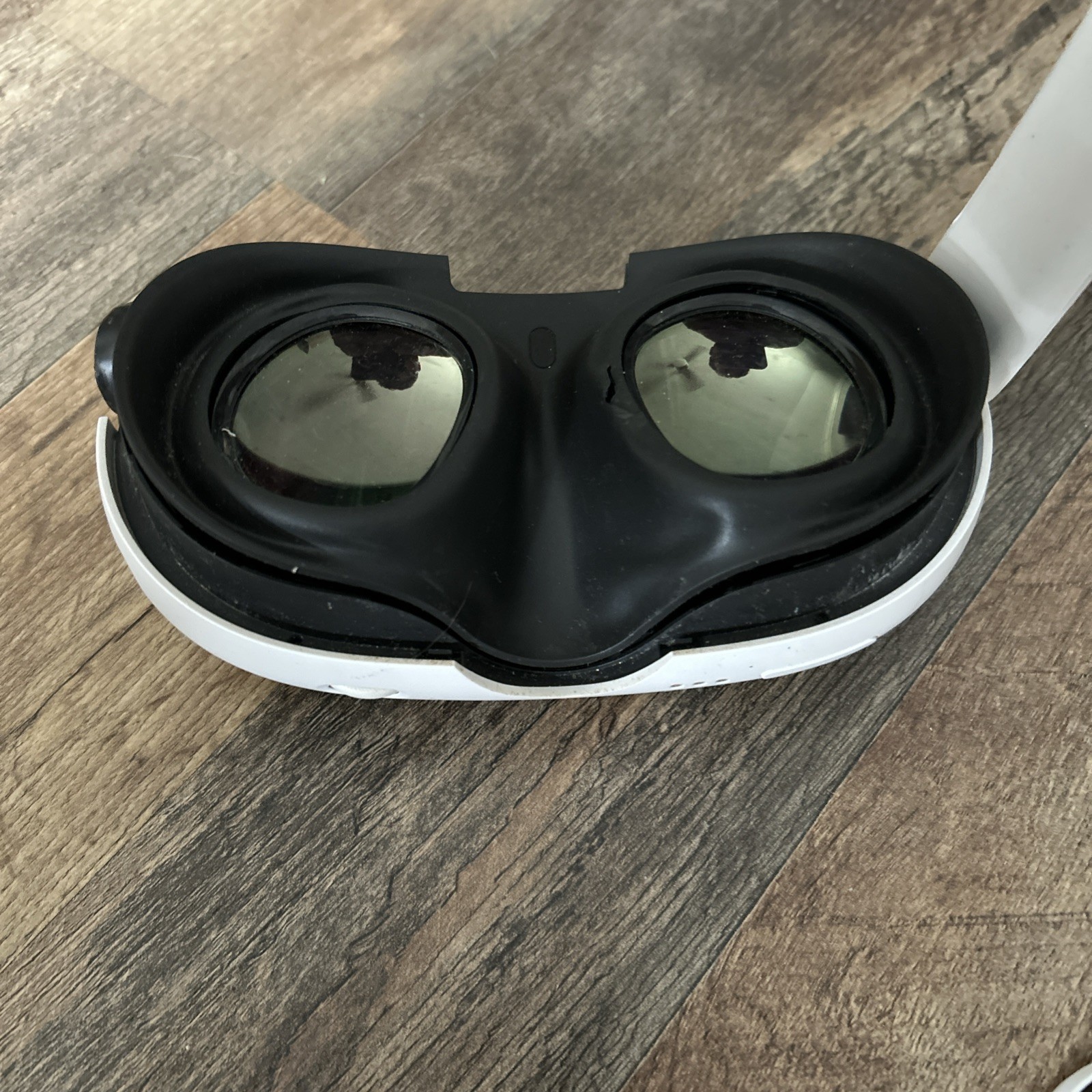(2) – Meta Quest 3 512GB Standalone All-in-One VR Headset – Broken For Parts