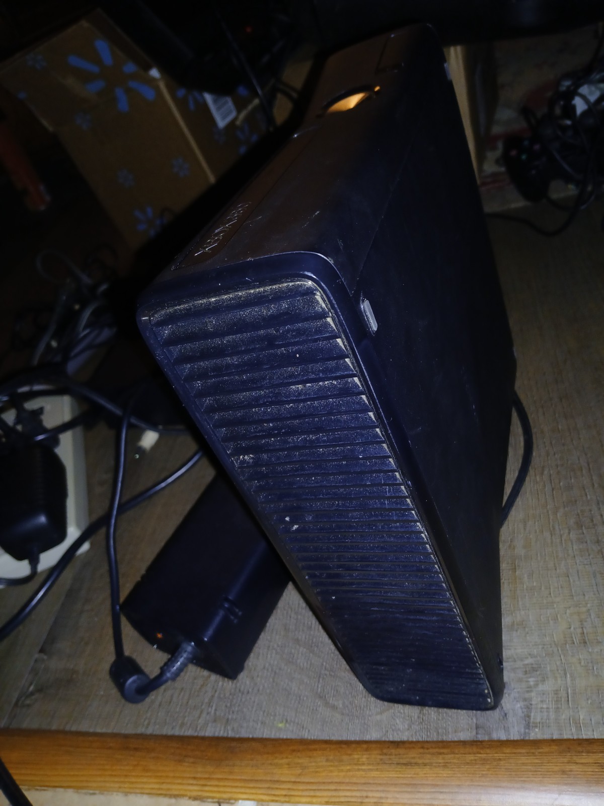 Xbox 360 S Console [Model 1439] Console Only – For Parts, Red Light – NO HD