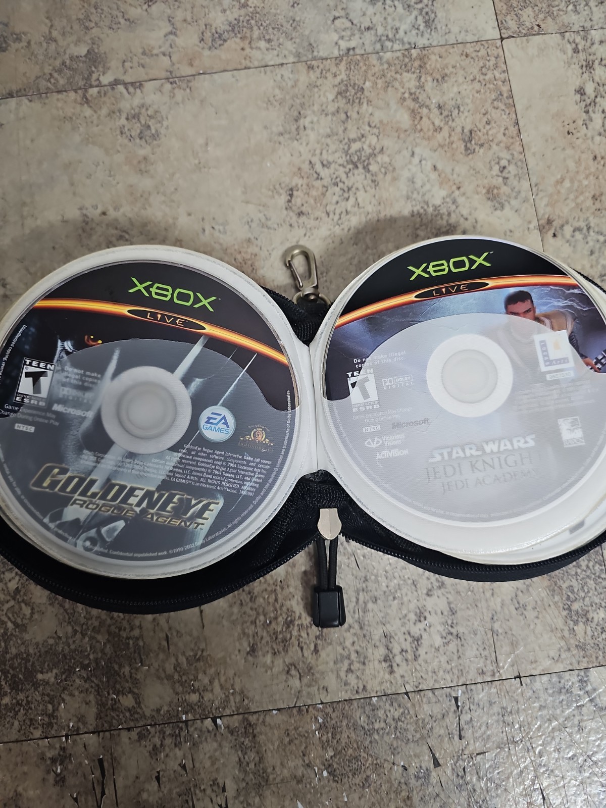 25 Original Xbox Games With Original Carrying Case