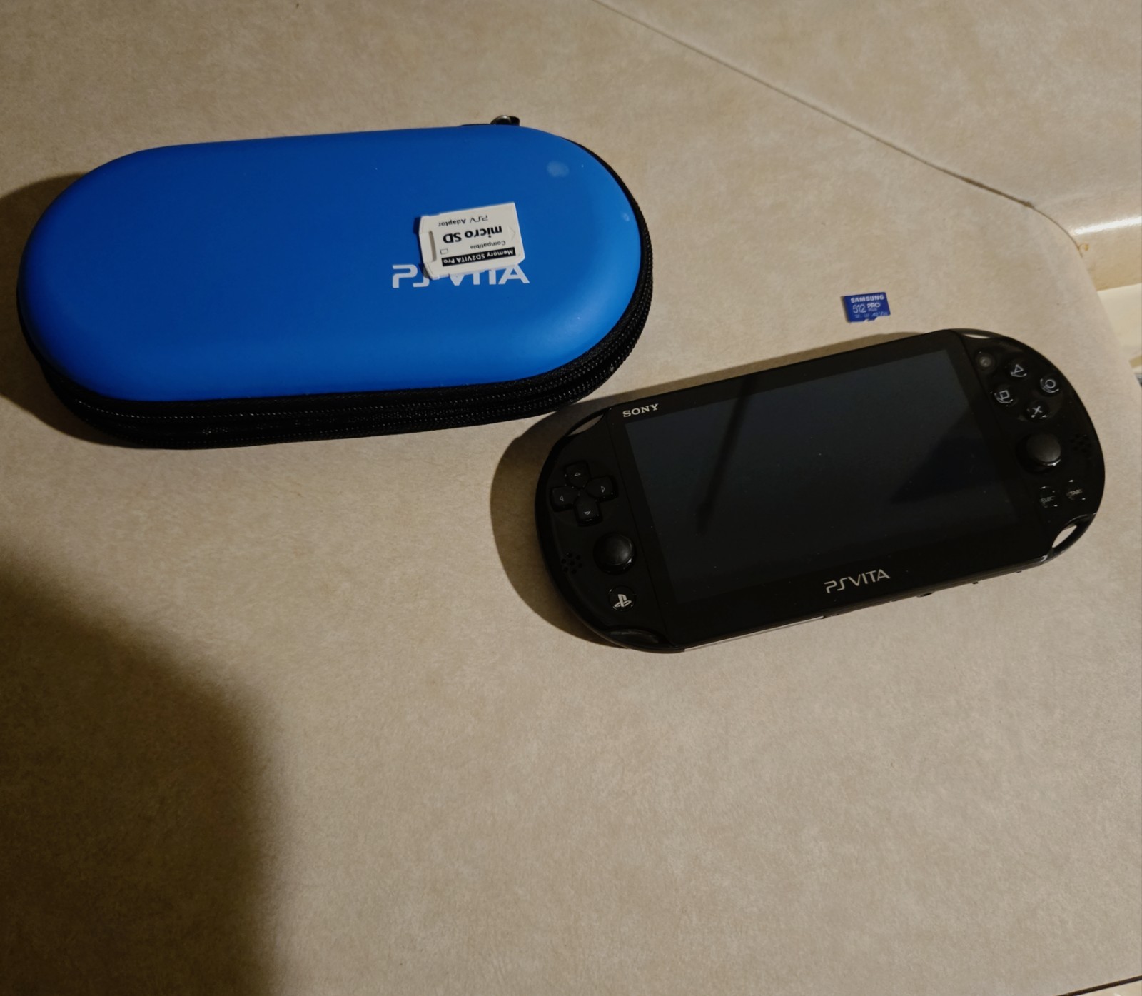 Sony PS Vita – PCH-2000 black 512 Micro SD Card much Games MINT!