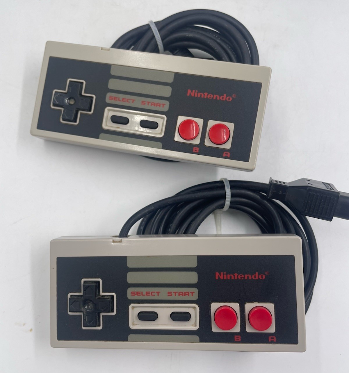 1985 Nintendo NES-001 Console 2 Controllers Mario/Duck Hunt Manuals & Hookups