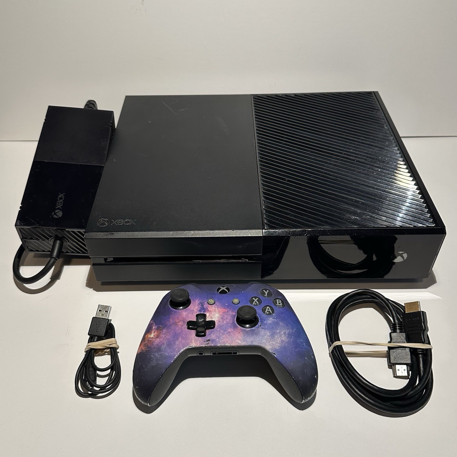 Xbox One 500GB Console w/ Cords & Controller Tested Working