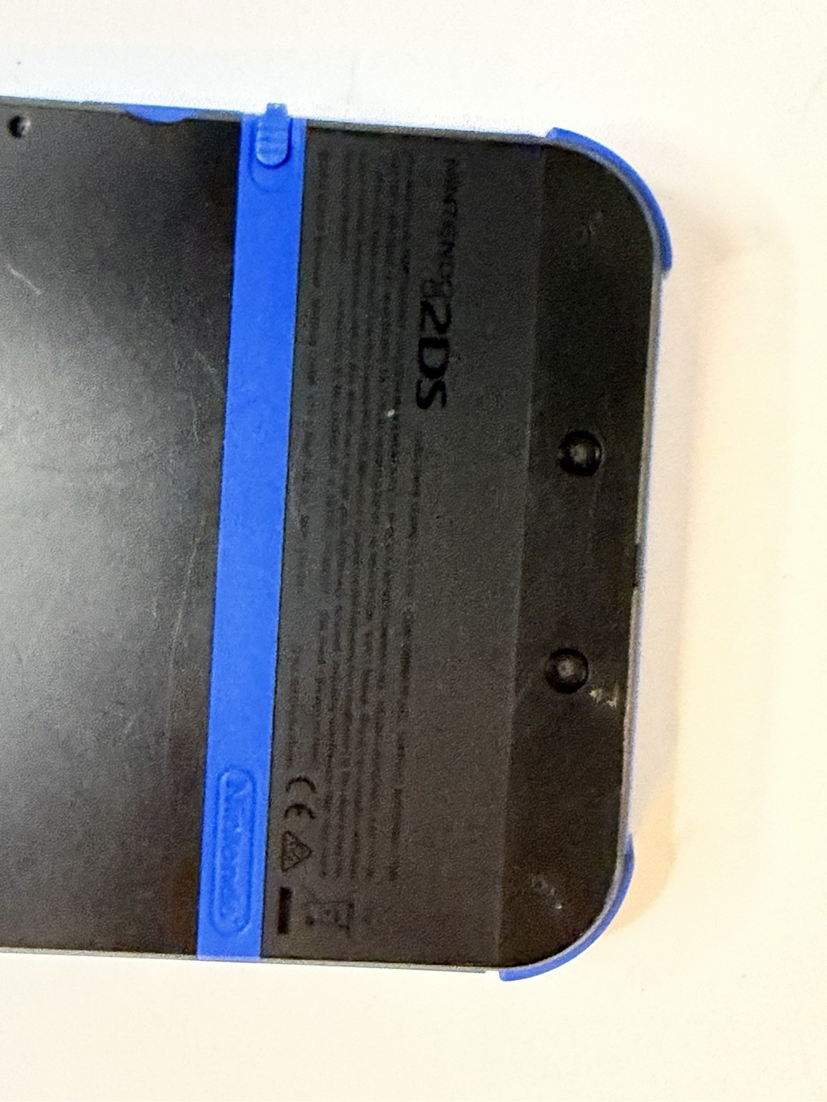 Nintendo 2DS Launch Edition Blue and Black Handheld System – Black/Blue W/Game