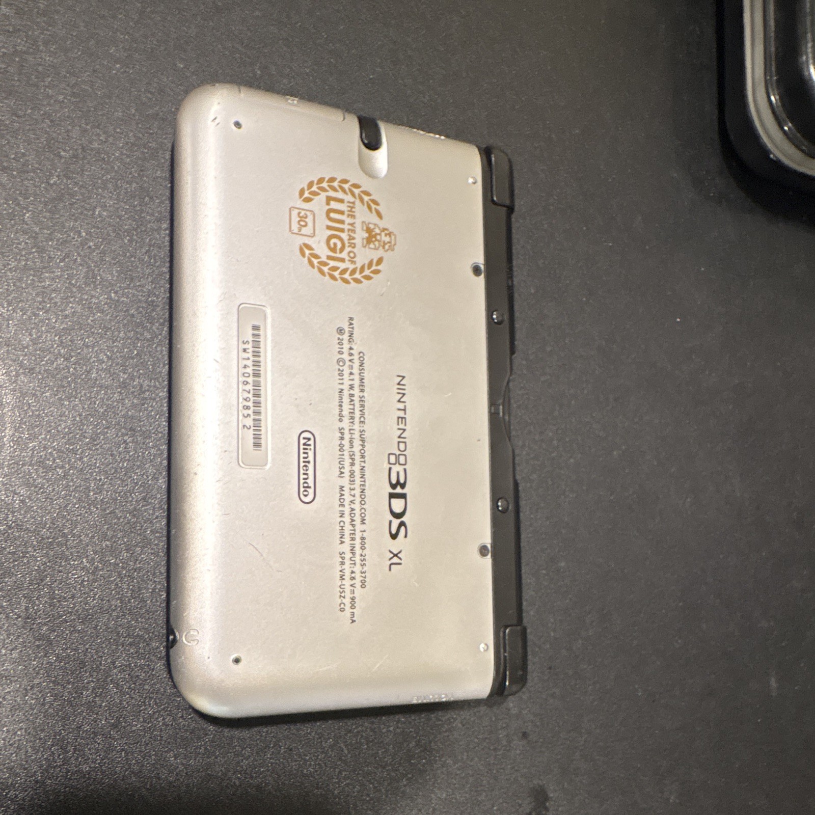Nintendo 3DS XL SPR-001 Silver/Black Handheld System w/ Charger & Case