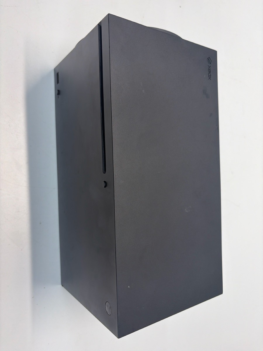 MICROSOFT XBOX SERIES X – CONSOLE – 1TB – 1882 PRE-OWNED (P23016978)