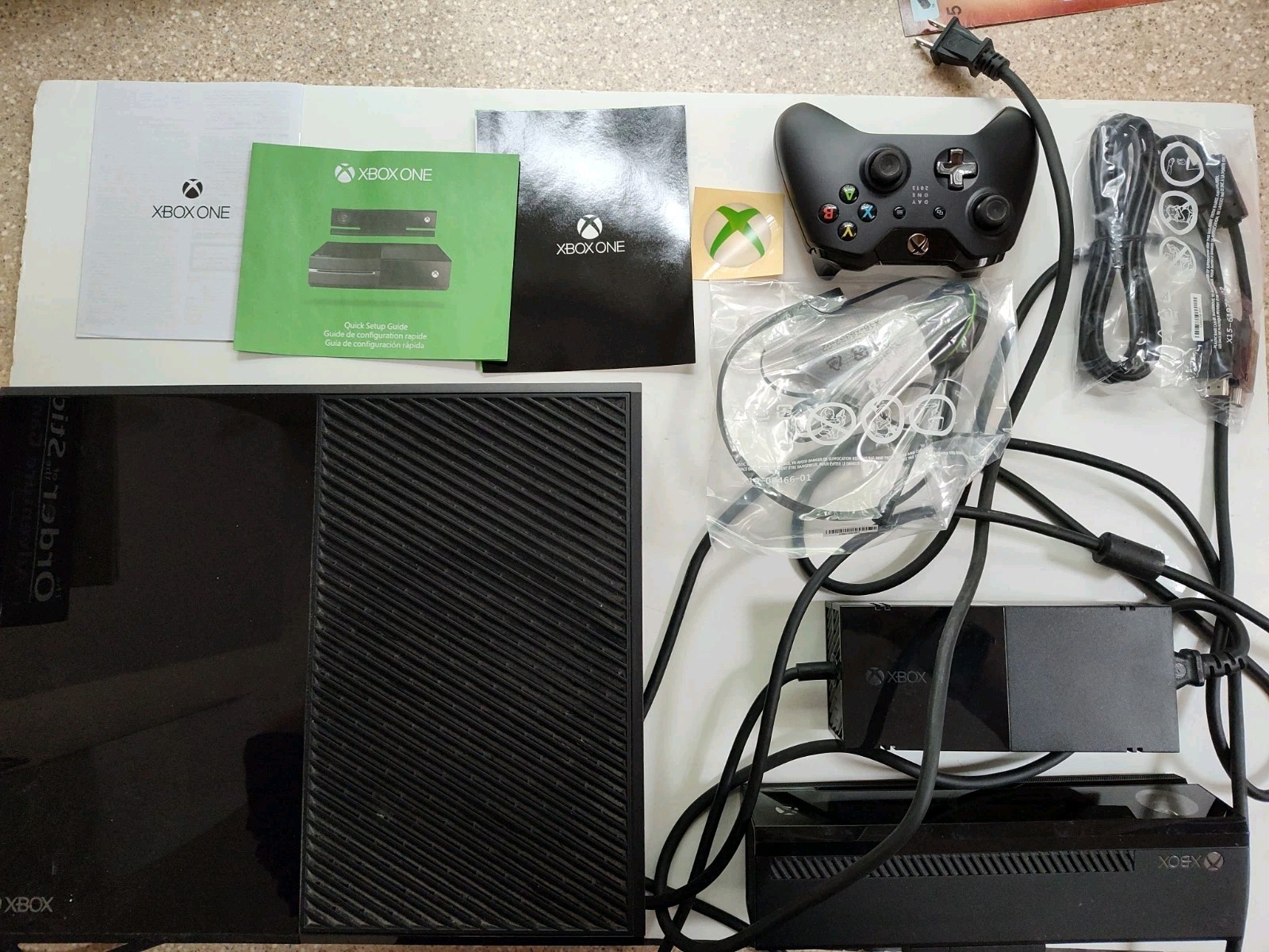 Xbox One 2013 Day One Edition Console W Kinect – Complete – Tested – Authentic