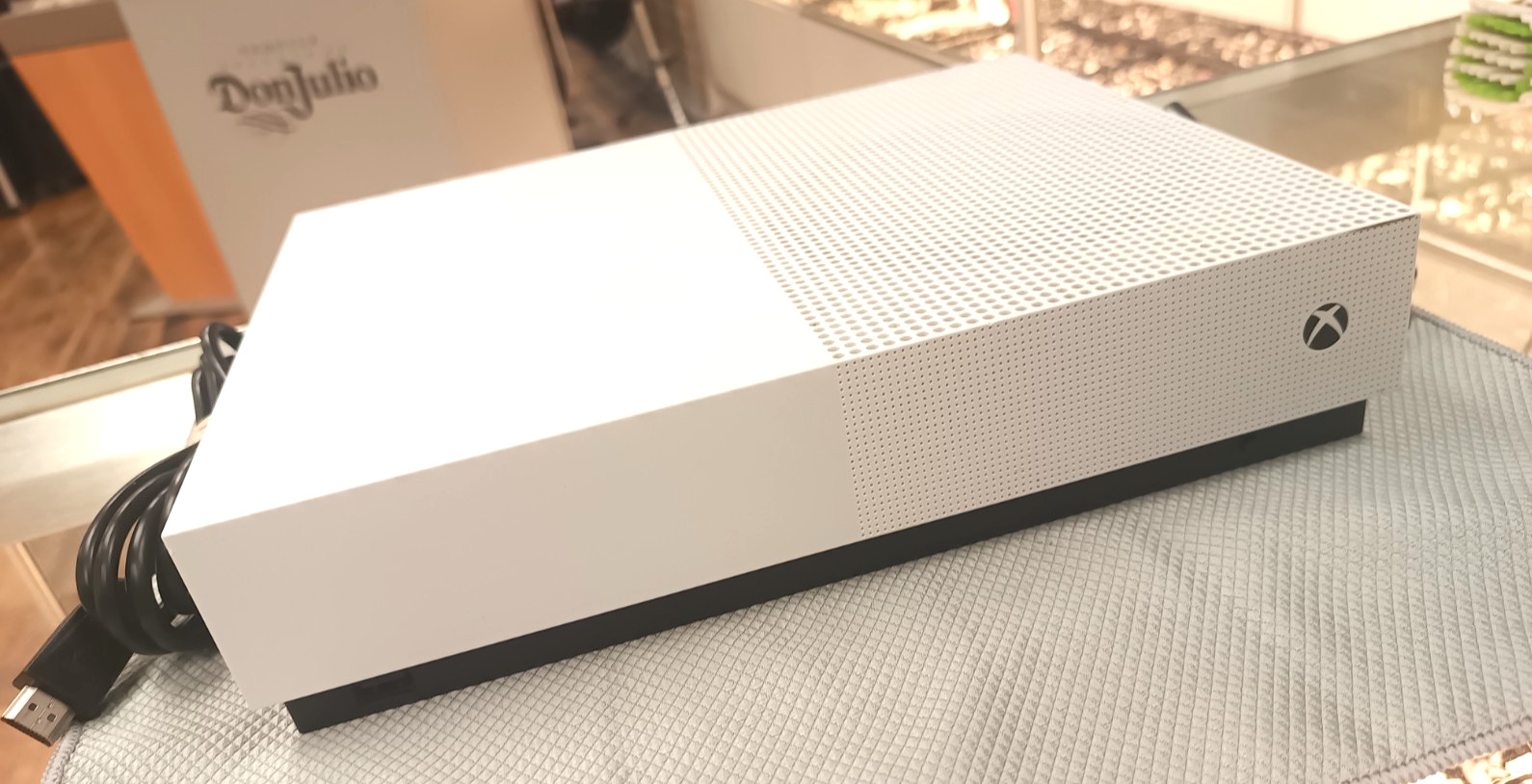 Microsoft Xbox One S 1TB All-Digital Edition Console Only – White Working!