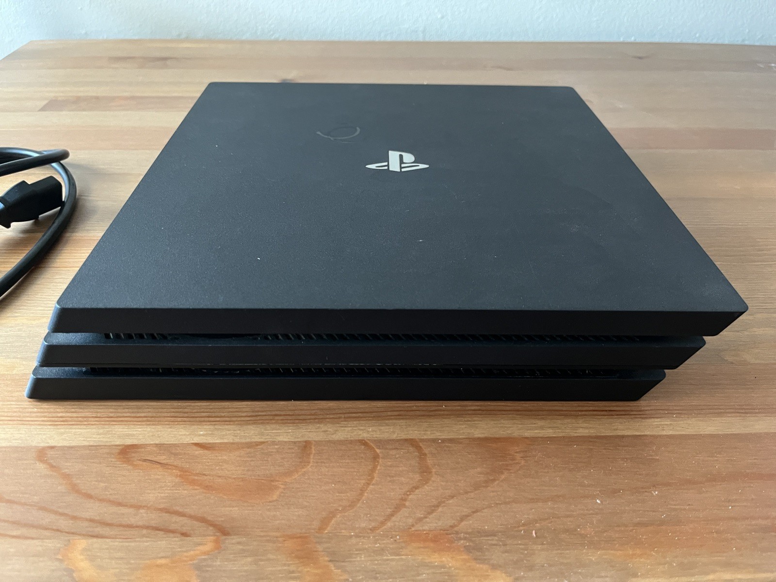Sony PlayStation 4 PS4 Pro 1TB Console Only – CUH-7015B – Black – Works!
