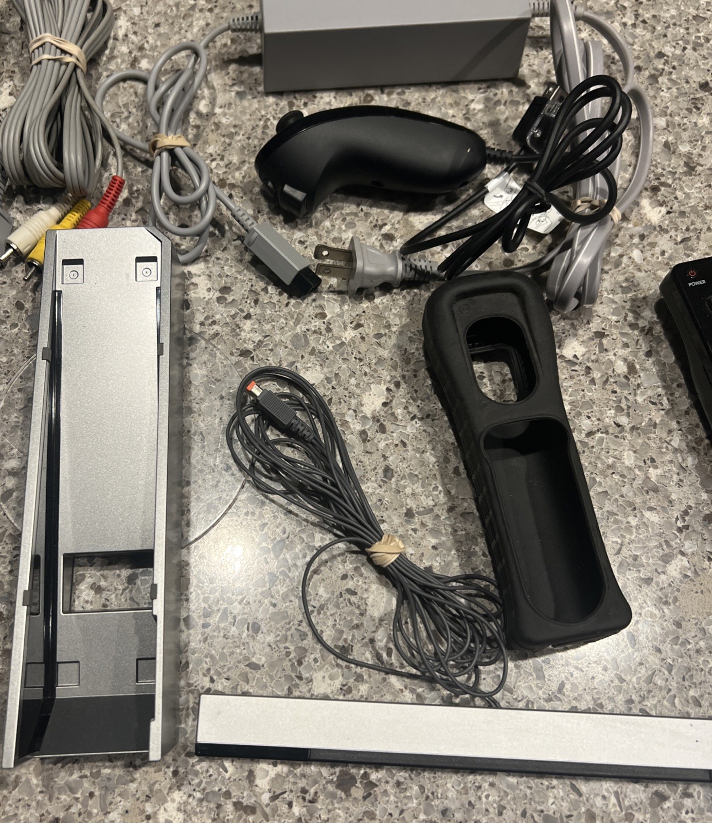 Nintendo Wii RVL-001 Console Bundle Tested Working GameCube Compatible