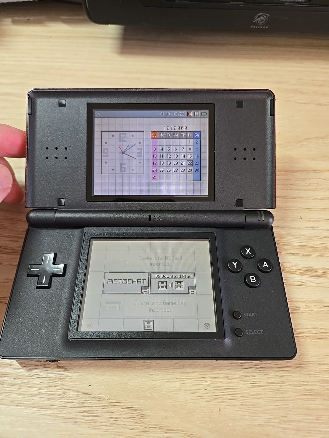 Nintendo DS Lite Crimson Handheld System – Red/Black – GBA Port NOT Working