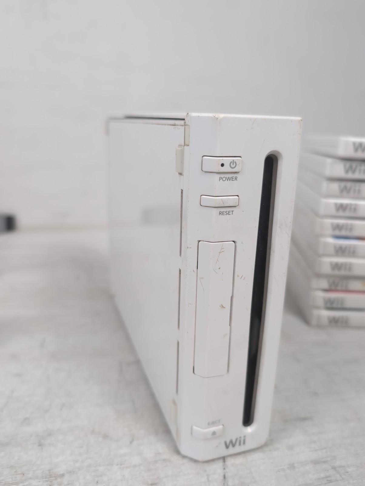 Nintendo Wii Video Game Console RVL-001 White Bundle – 10 Games & Accessories