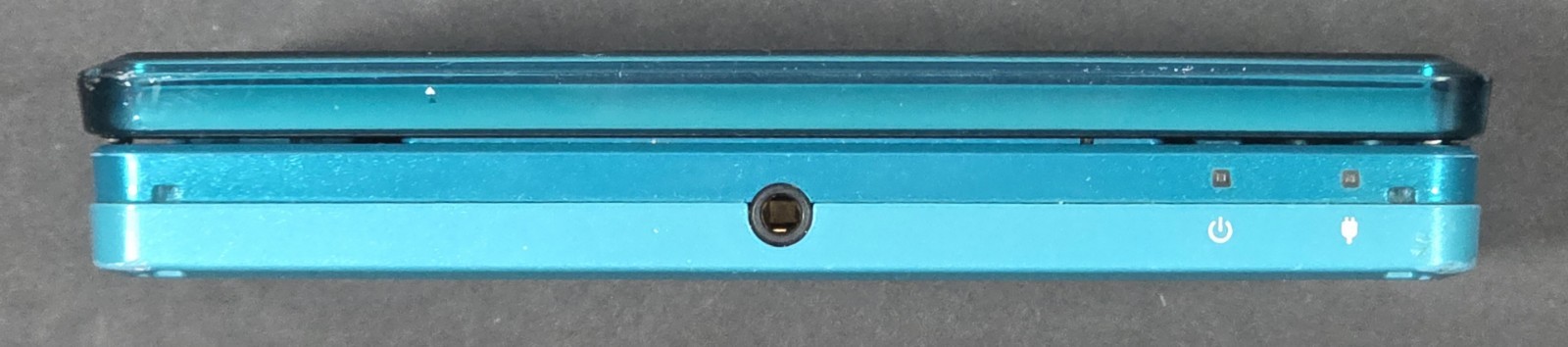 Aqua Blue Nintendo 3DS With charger , Games , 32gb SD Card – Tested working