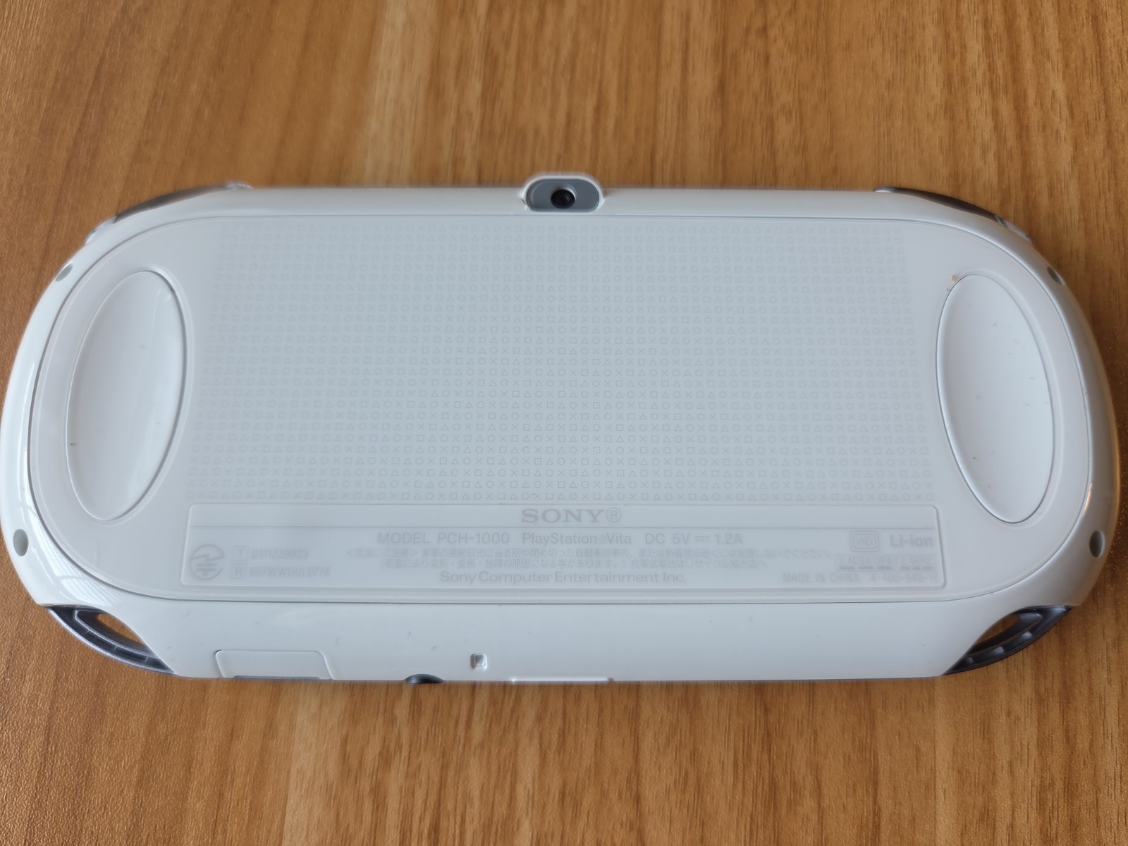 SONY PS Vita PCH-1000 Crystal white W/ Charger