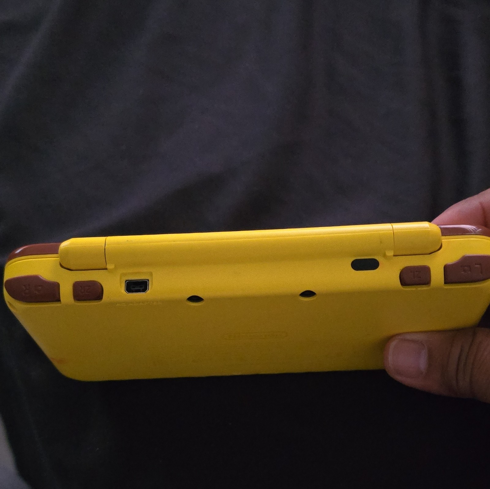 Nintendo 2DS XL Pikachu Edition Yellow Handheld Console 3D Audio Technology