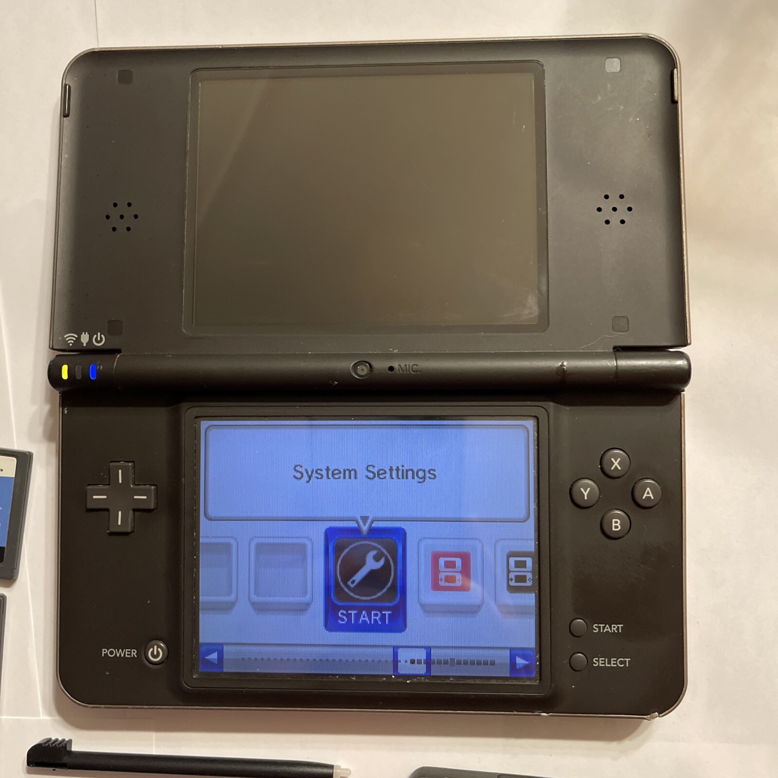 Nintendo DSi XL Bronze/Black Console & Game Lot As Is *Please Read Description*