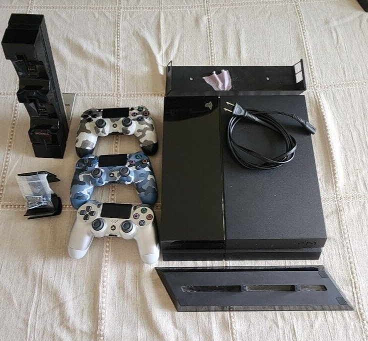 Sony PlayStation 4 500gb Jet Black Console W/ Three Controllers and Accessories