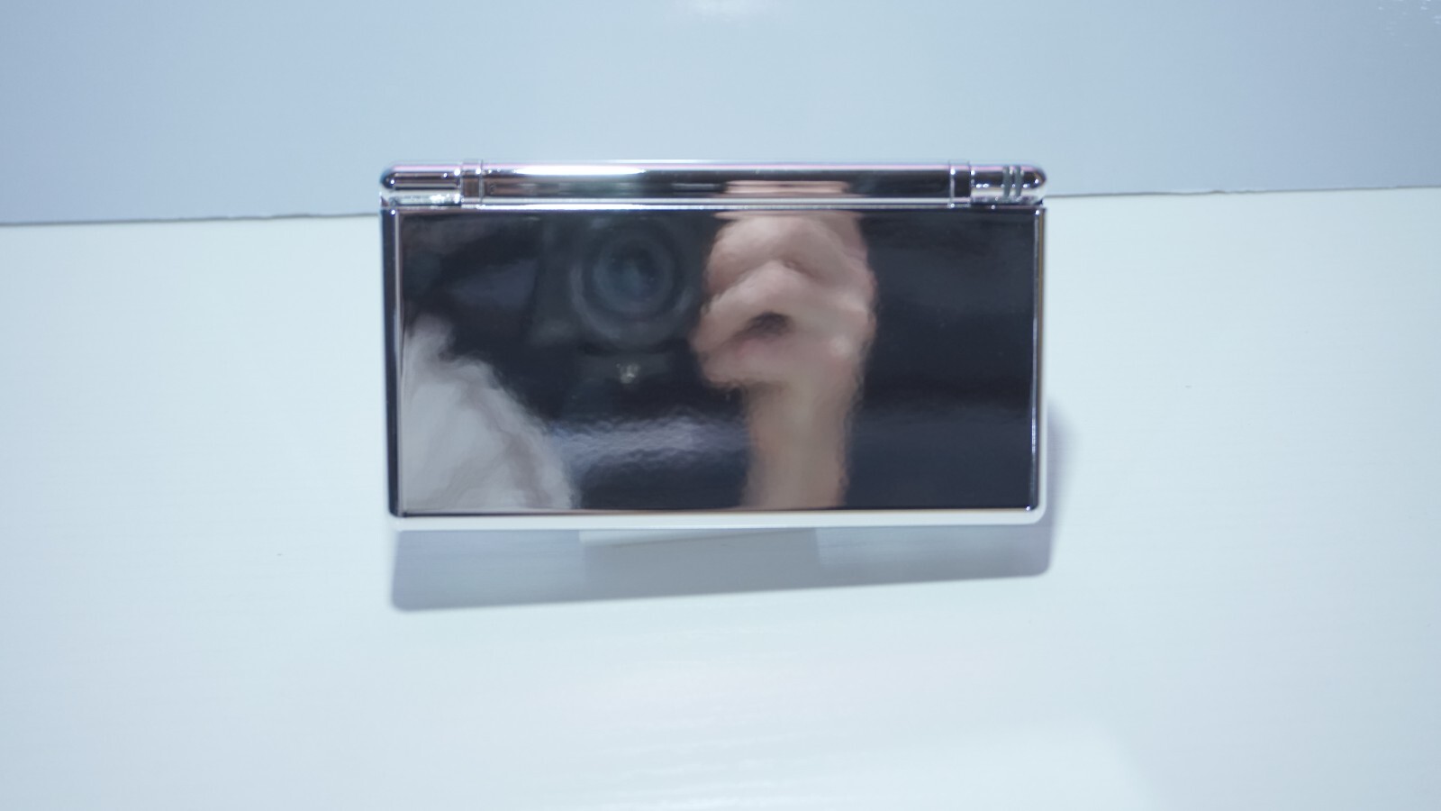 Nintendo DS Lite Metallic Chrome Silver Mirror Handheld Game System w/ Charger