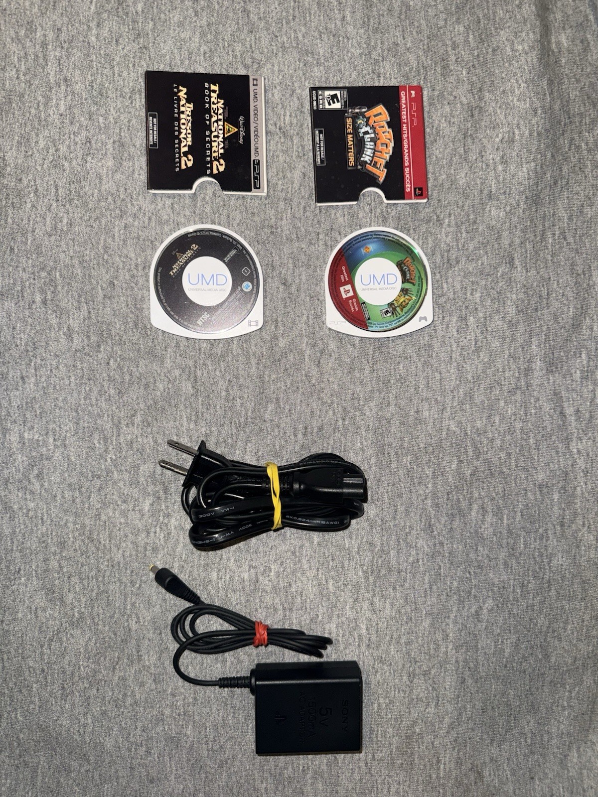 Sony PSP-3000 Silver Ratchet & Clank Size Matters Entertainment Pack Wi-Fi 1GB