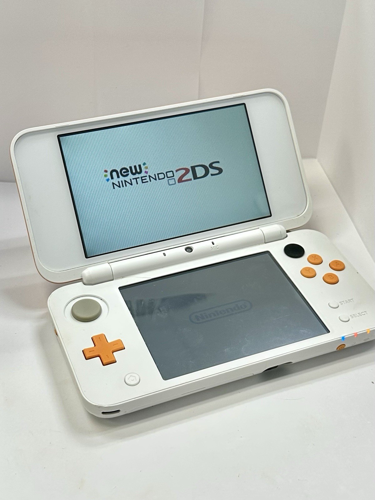 New Nintendo 2DS XL Handheld Game Console JAN-001 White/Orange