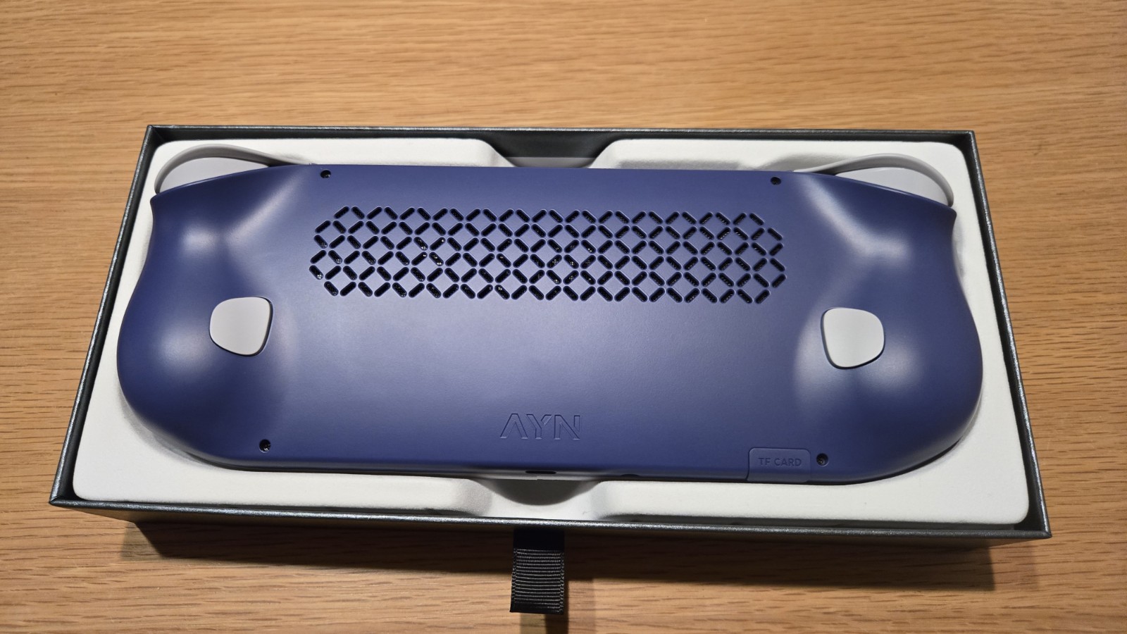AYN Odin 2 Portal Max (16gbRam, 1tb storage) Indigo w/ box. IMMACULATE CONDITION