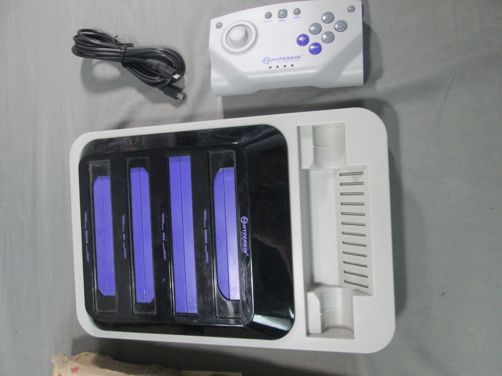Hyperkin RETRON 5 Console UNTESTED For PARTS NES SNES GBA Famicom Genesis