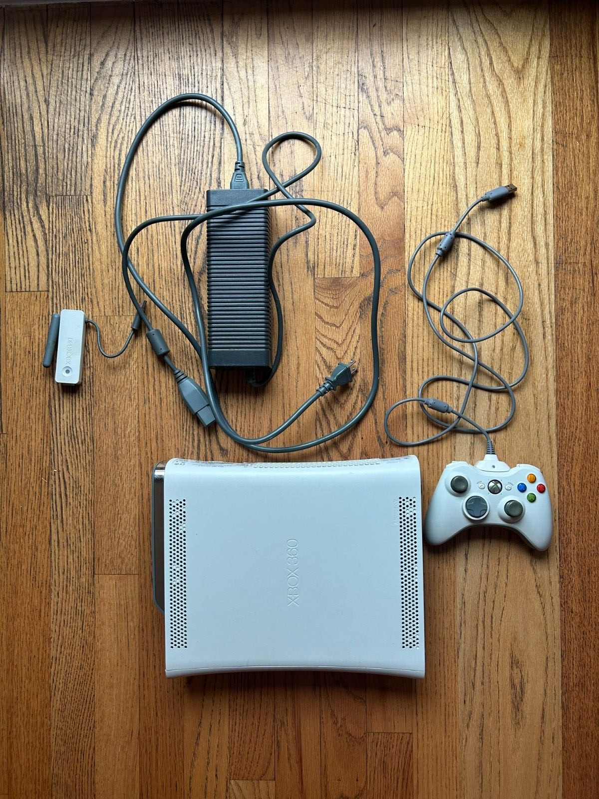 Microsoft Xbox 360 Core White Console w/ Games – Good Condition Tray Problem