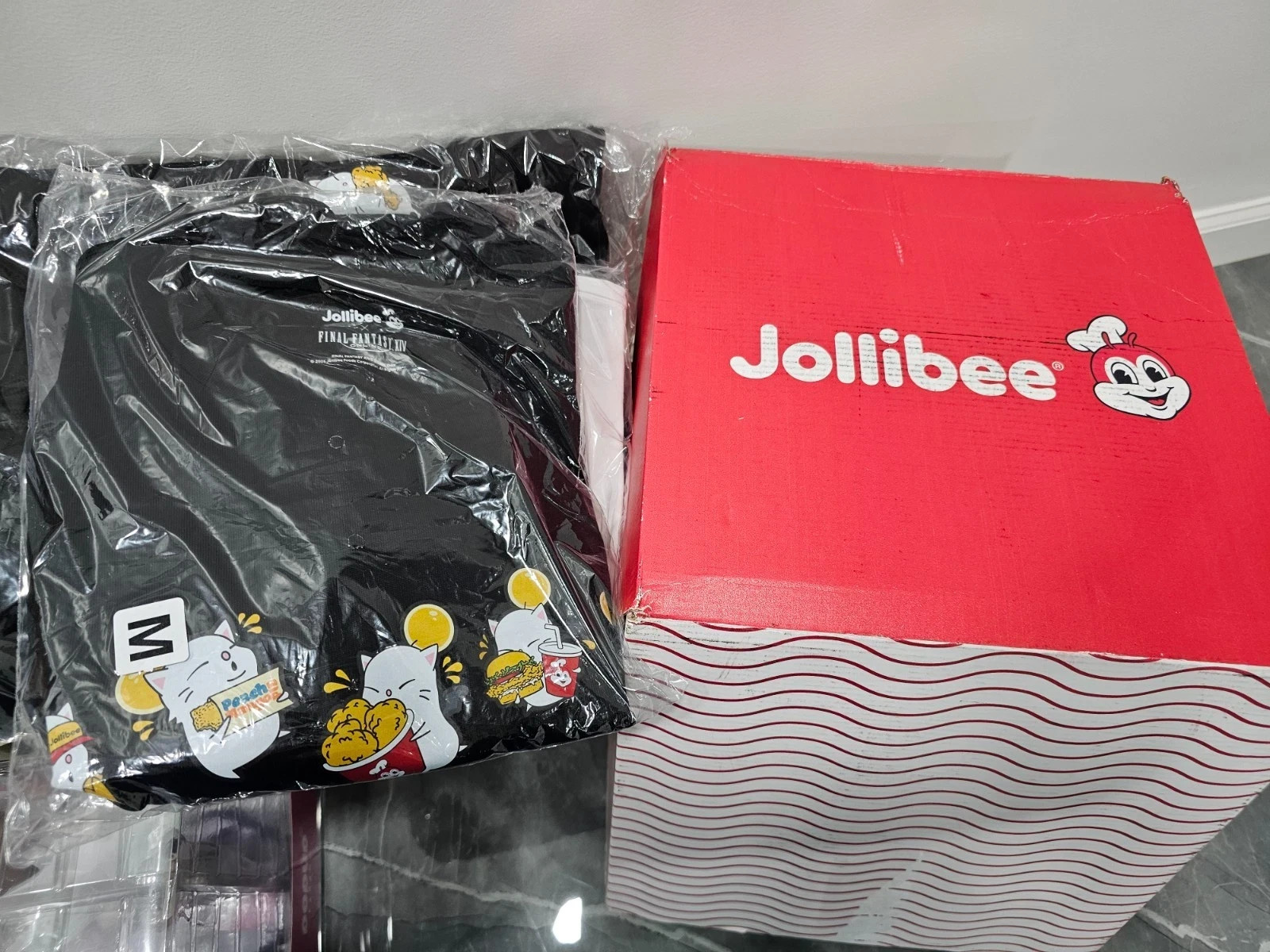 Authentic Jollibee × FINAL FANTASY XIV Chocobo T-shirt Size Medium in Hand