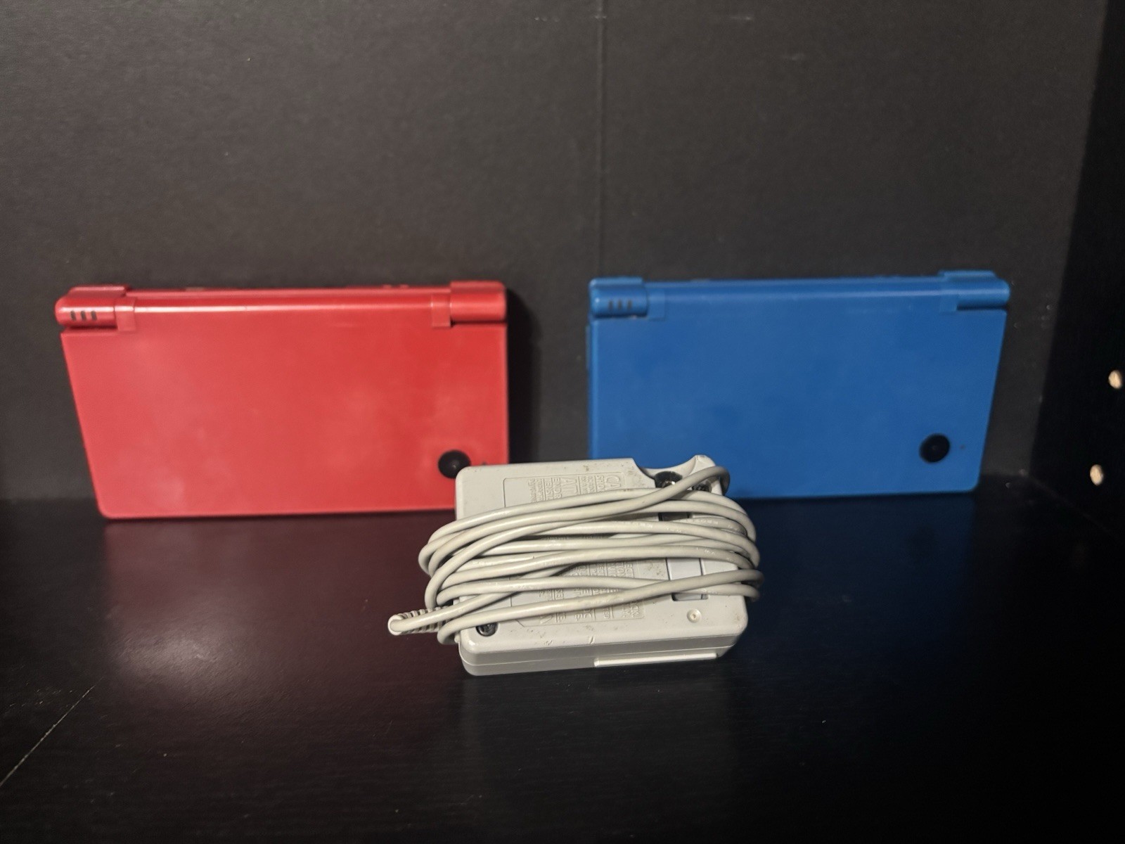 Nintendo DSi Handheld Red & Blue (Charger Included)