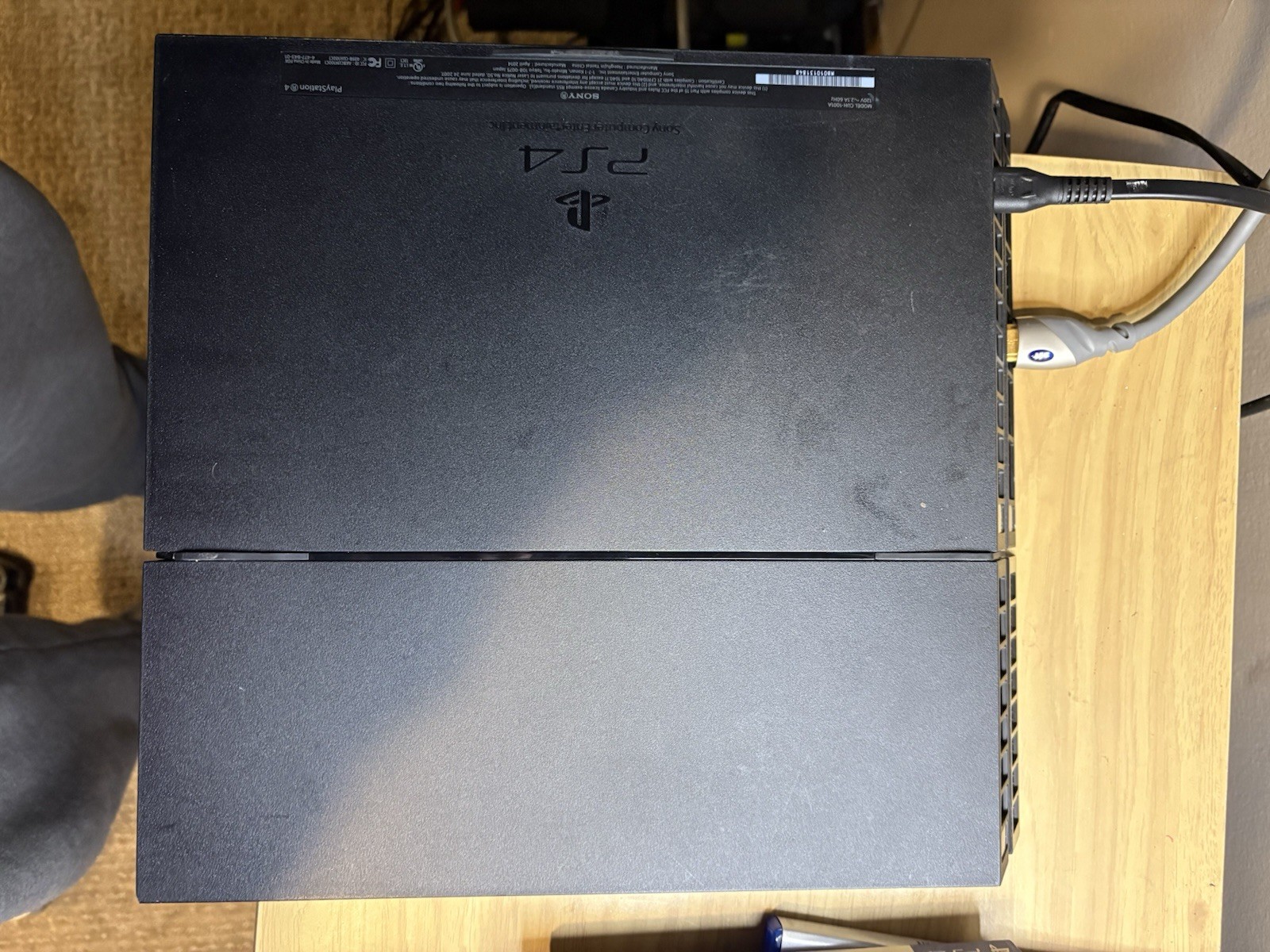 Sony Playstation 4 500GB Black Console PS4 W/ 2 Controllers,Cords, 2 Games